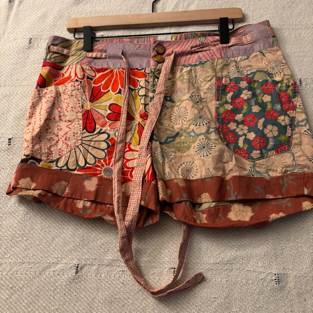 Desigual Patchwork Abstract Floral Print Cuff Shorts  Size 30 Waist